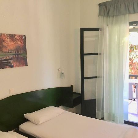 Nikos Apartments Afytos Ngoại thất bức ảnh