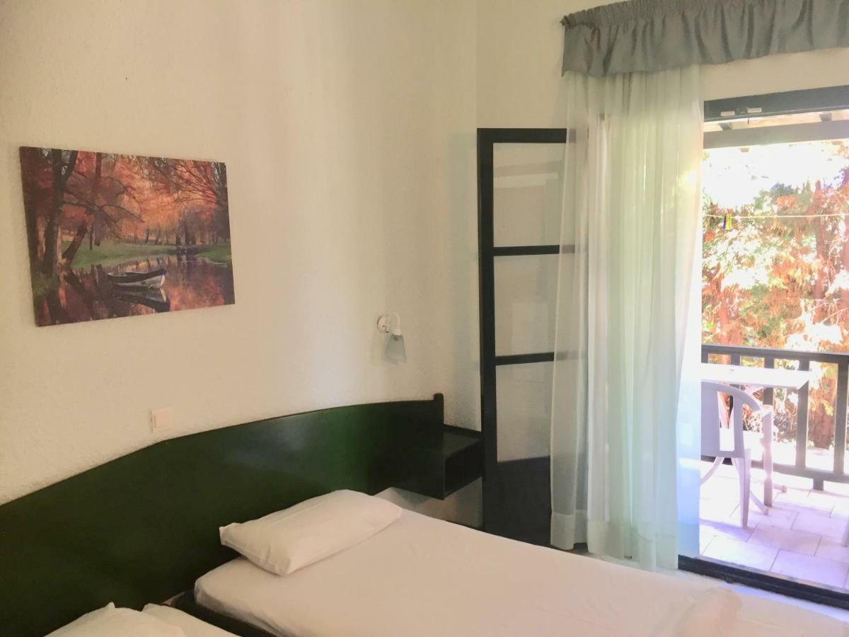 Nikos Apartments Afytos Ngoại thất bức ảnh
